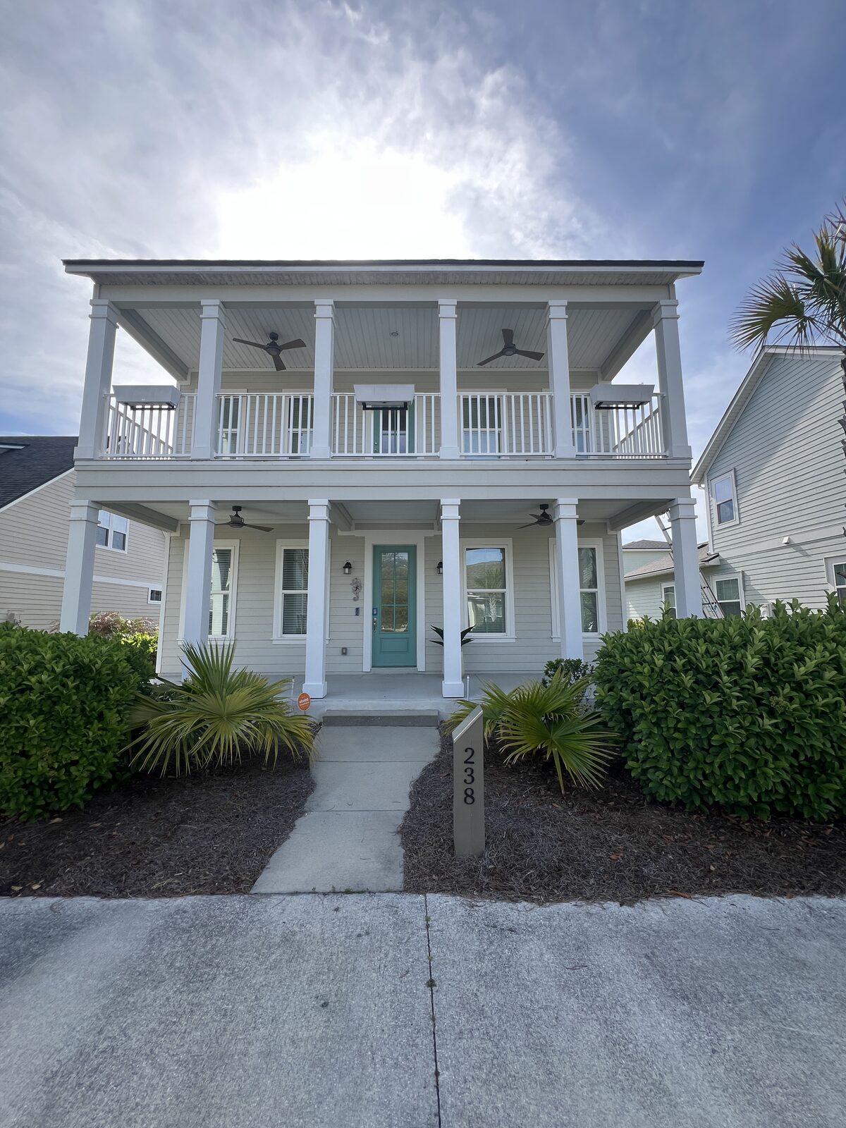 Fernandina Beach Exterior Cleaning technician soft washing house siding